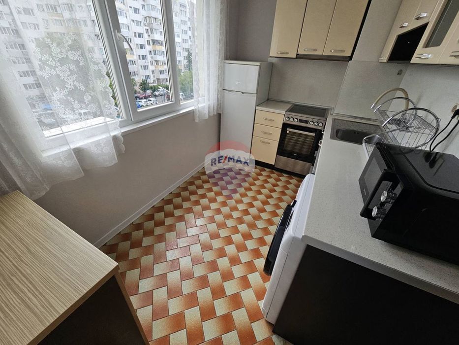 Дава се под наем Двустаен апартамент в Варна, Кайсиева градина - 60 кв.м за 433.5 € - Снимка #1