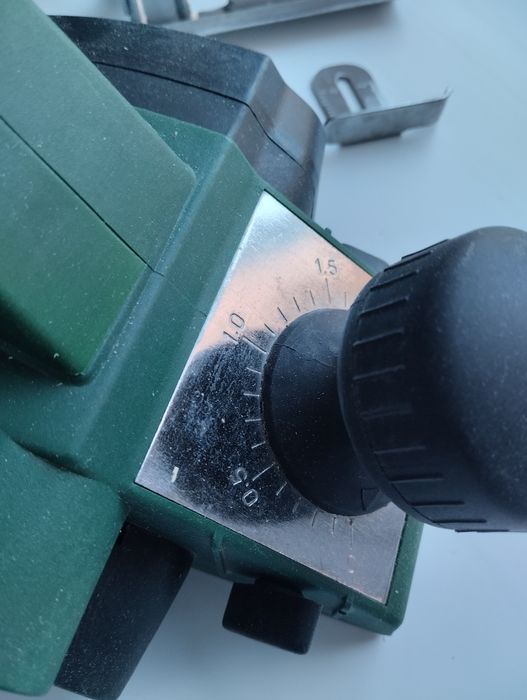 Электрорубанок dwt hb-650