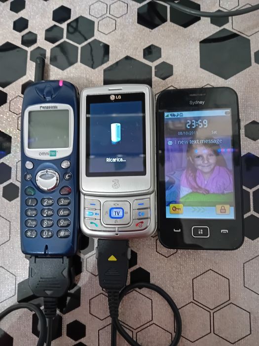 Vând urgent telefoane mobile second hand
