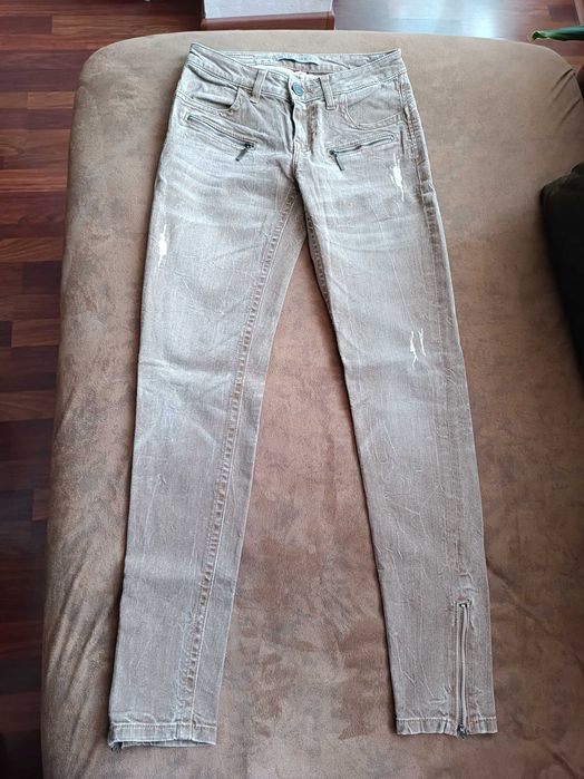 Дамски дънки два вида