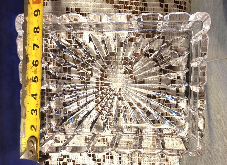 Set tava metal si 3 boluri cristal