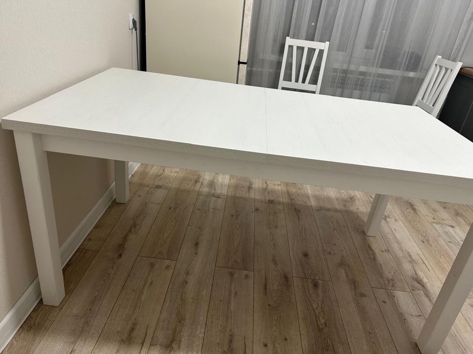 Продам кухонный стол