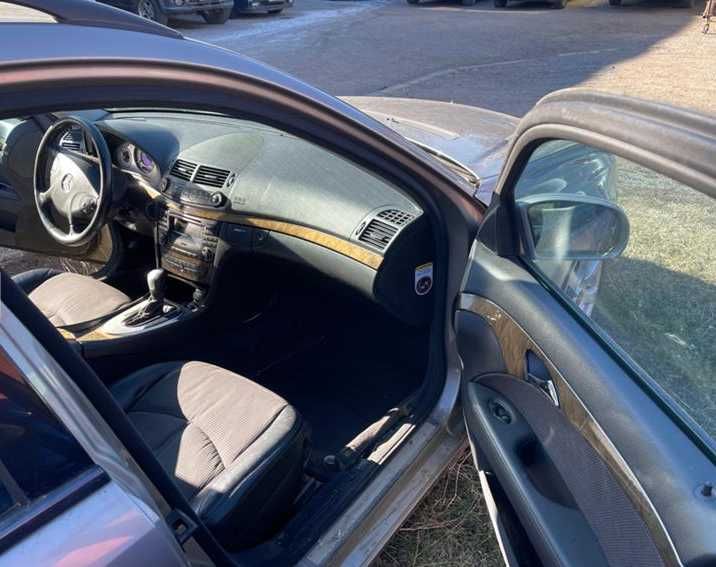 Кожен салон  Мерцедес Mercedes W 211 Комби Кожен салон,