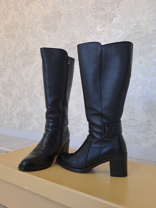 Продам осенние сапоги