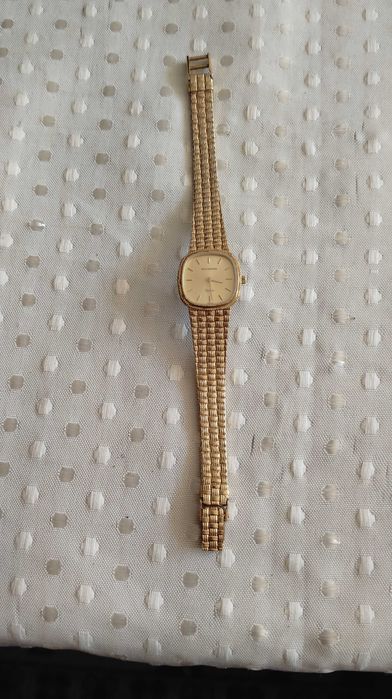 Елегантен дамски часовник Бухерер