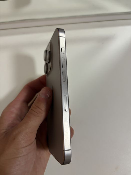 Продам Iphone 15 pro