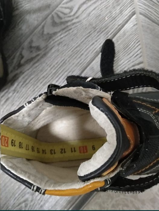 Продам осенние ботинки ортопеды