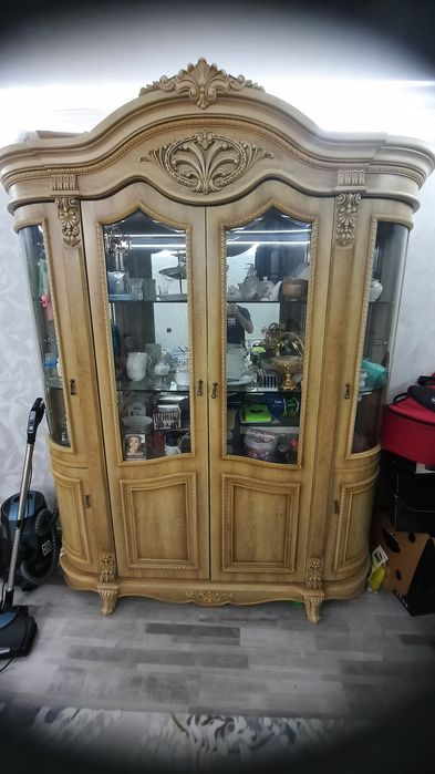 Мебельная горка продается