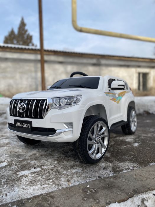 Детская машина электромобиль