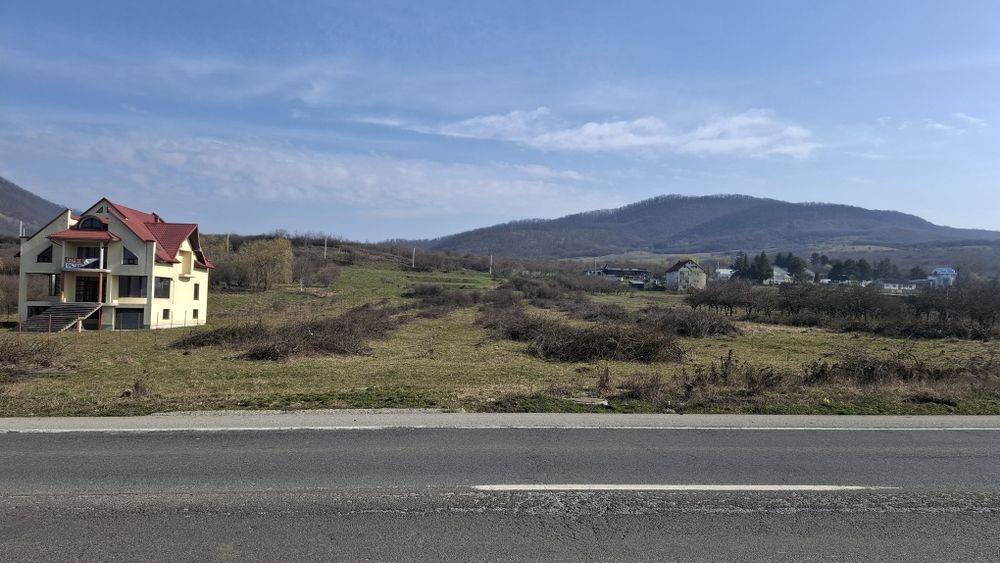 Teren intravilan zona Crainimat la stradă
