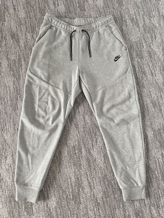 tech fleece gray