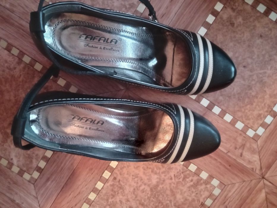 Продам женскую обувь