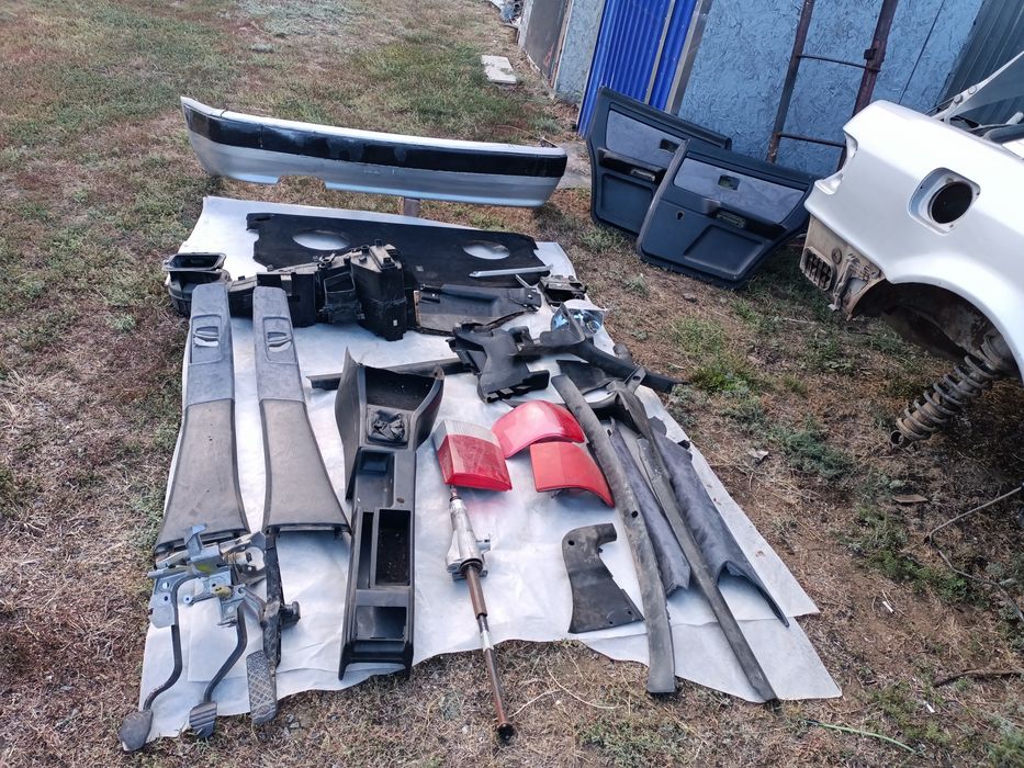 Продам б/у запчастей на Ауди Б4