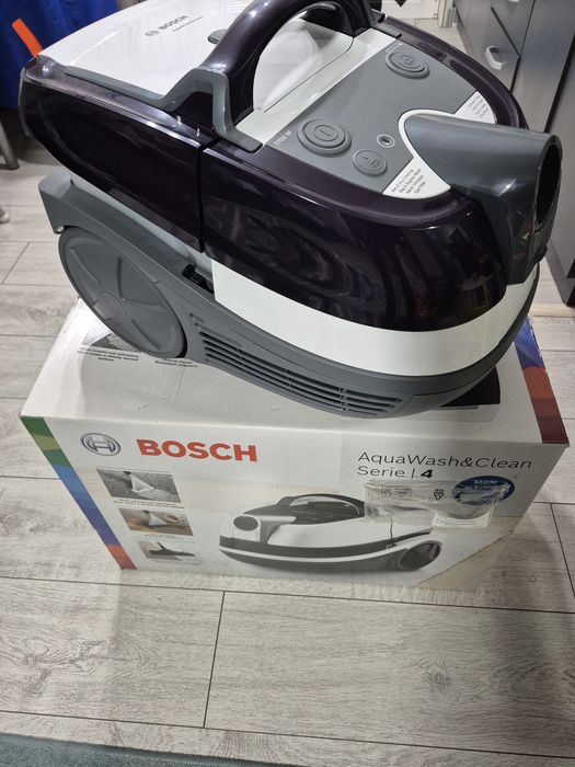 Aspirator BOSCH BWD41740 cu spalare