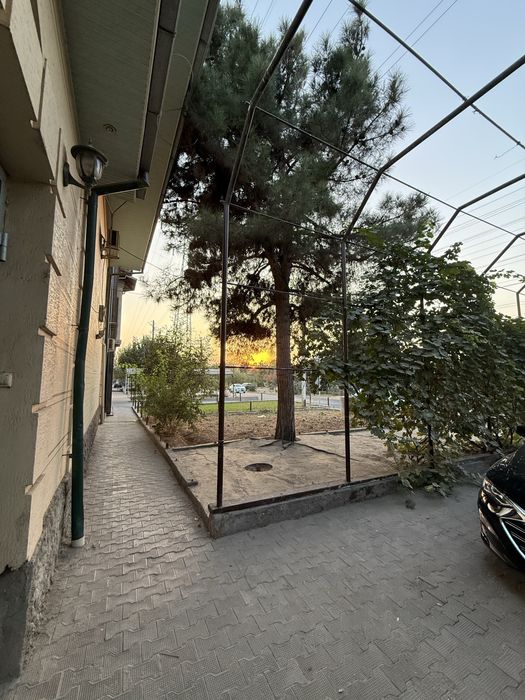 Йўл юзида жойлашган участка срочно сотилади!!!