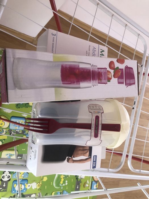 Лот: колан за стягане на корема, кутия за салата, шише за вода