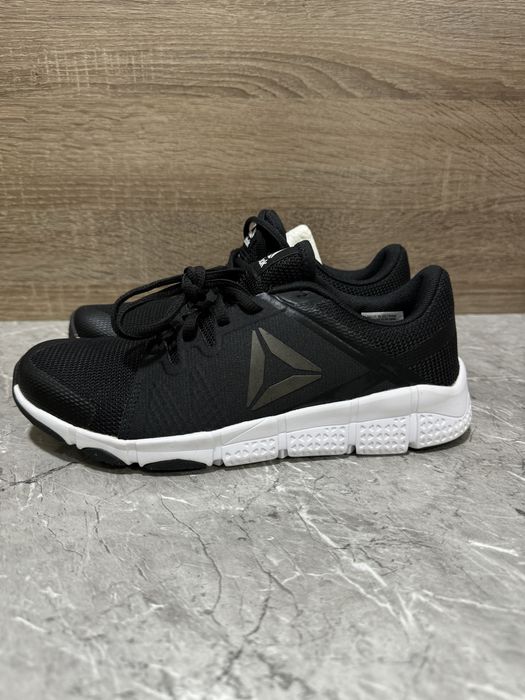 Женские кроссовки Reebok размер 38