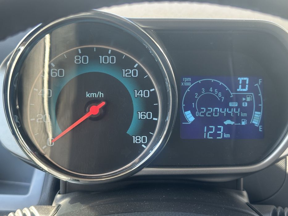 Spark avtomat sotiladi 2022 yil km 24000