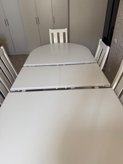 Стол со стульями