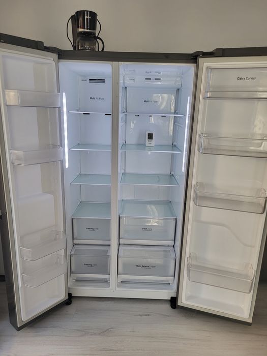 Frigider LG side-by-side Smart ThinQ