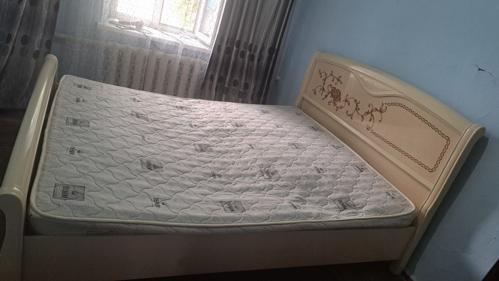 Продам двухспальную кровать