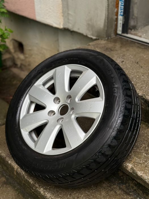 Vând Set complect de jante și anvelope Audi VW