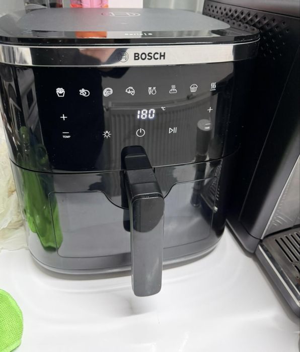 Friteuza cu aer cald