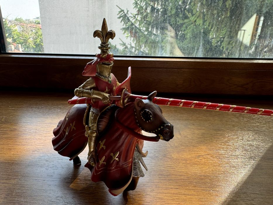 Set figurine Cavaleri Roșii
