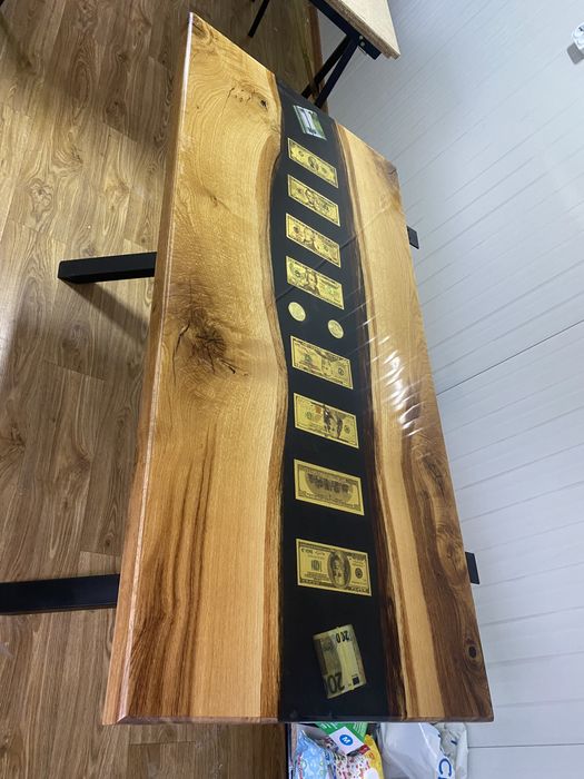 Vand masa din rasina !