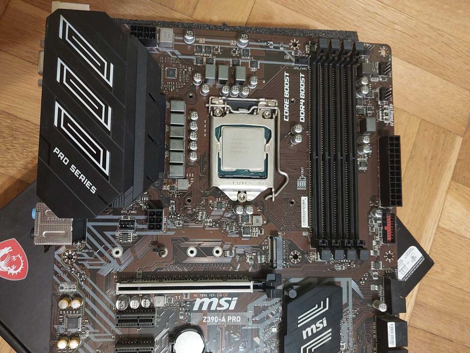 Intel Core i7 9700K + MSI Z390-A Pro