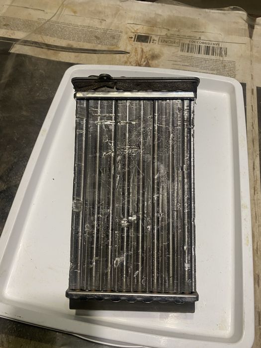 Продам радиатор печки на Ауди 80