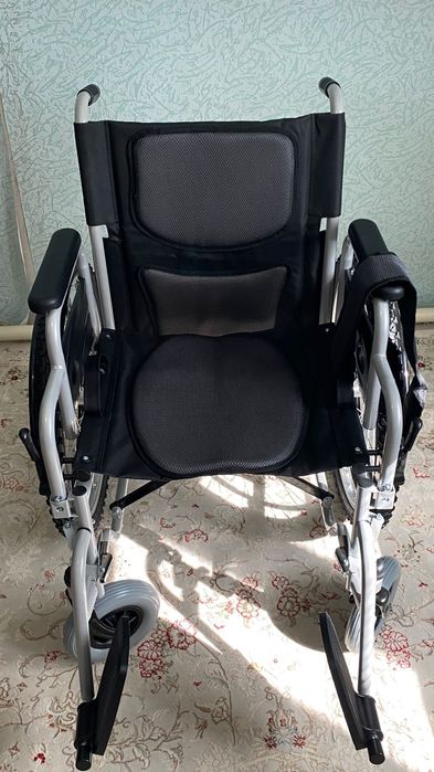 Продам инвалидную коляску