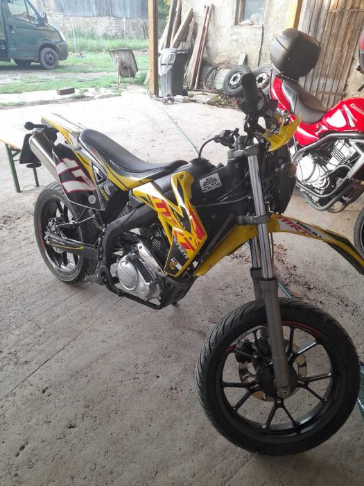 Vând motocicletă Enduro