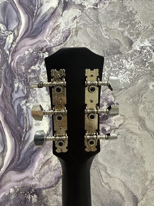 Гитара черная новый с чехлом