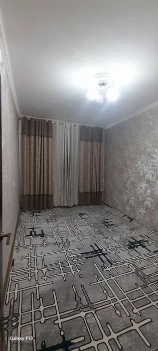 Шахар марказида жойлашган 3 хонали  квартира сотилади