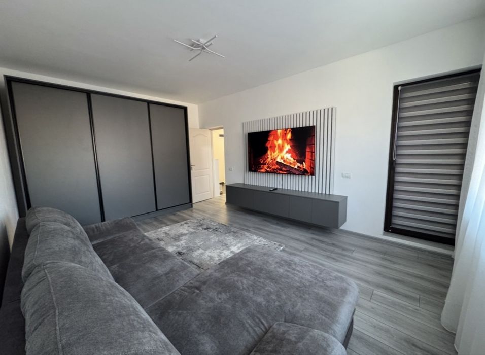 De închiriat - apartament cu 2 camere (disponibil începând cu 1 octombrie 2026)