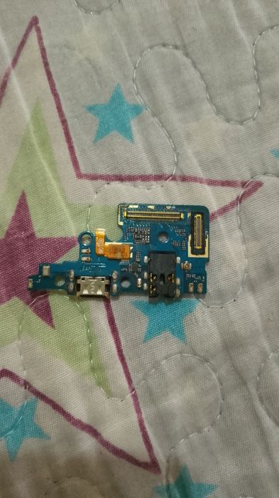 Vând piese Samsung a70