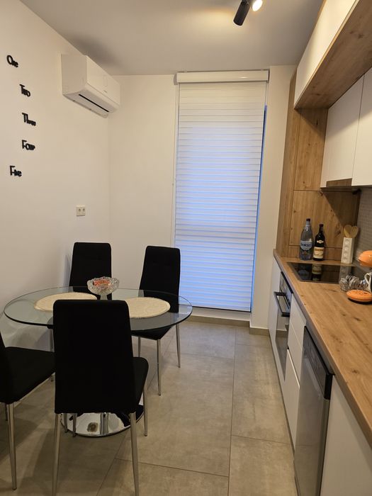Închiriez apartament cu 2 camere central  in Brașov