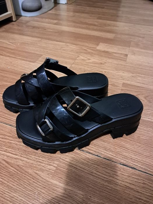 Разкошни нови дамски чехли