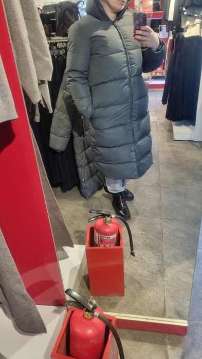 Пуховик зимний продам