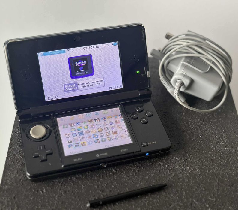 Nintendo 3DS с 55 игри Pokemon Zelda Mario Нинтендо