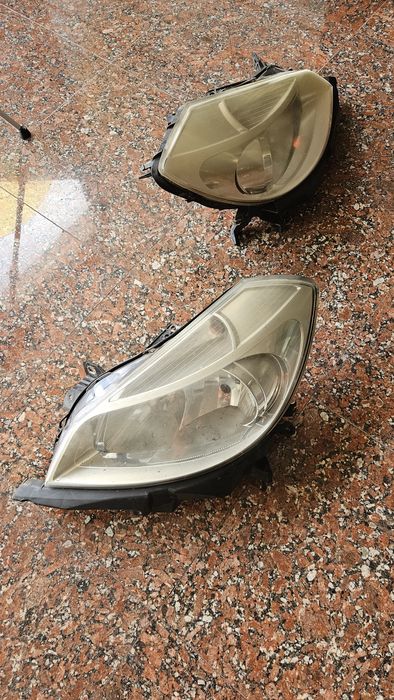 Оригинални Фарове за RENAULT 3