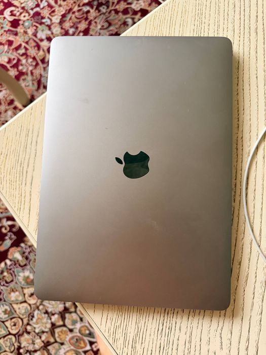 Macbook pro m1 8/256
