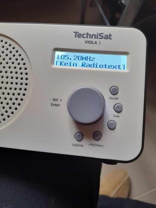 Vind radio portabil și la curent Technisat viola 2