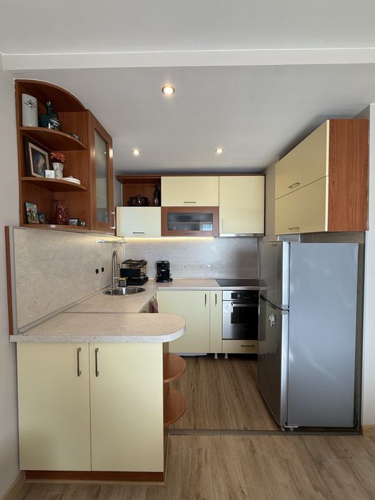 Дава под наем тристаен