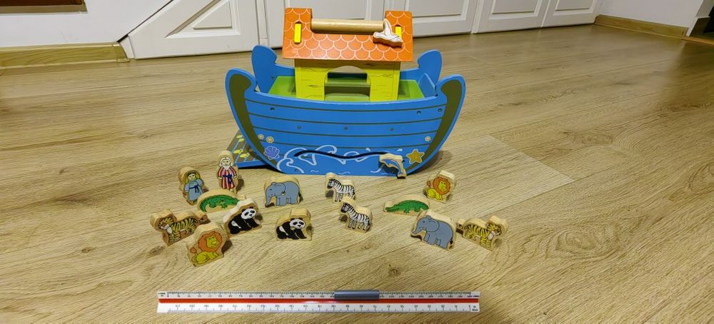 Arca lui Noe din lemn