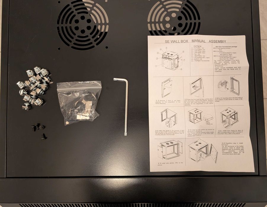 Rack 12U 19" 600x600mm, Signal cu ușă sticlă fumurie + Tavita