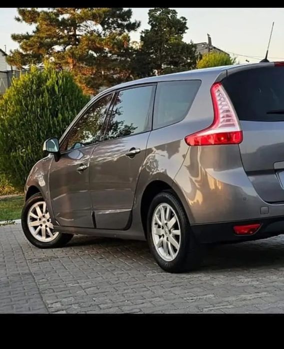 Vând Renault Grand Scenic 3