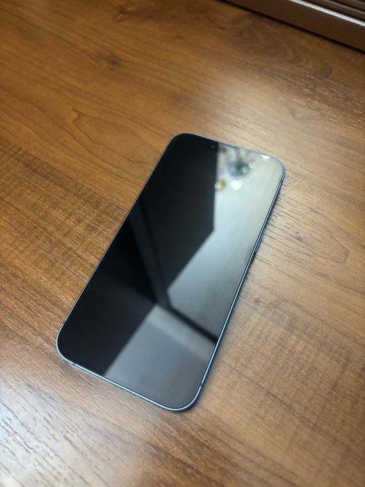 Продам Iphone 13