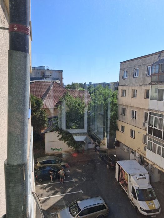 etaj 3 din 4 decomandat